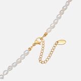 Halsband med sötvattenspärlor